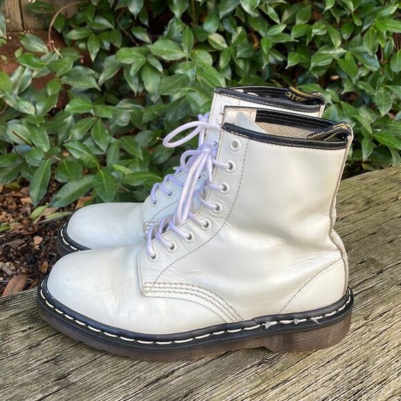 Vintage Dr Martens 1460 MIE England White Combat Boots Women's 7 US / 5 UK - Picture 7 of 16